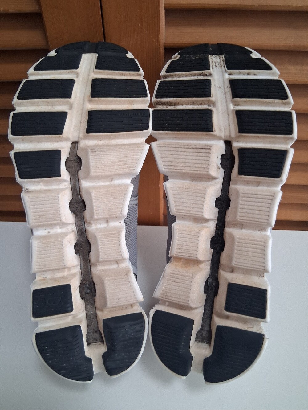 On Cloud 5 Glacier White Women's Waterproof Running Shoe * Size: 6.5 - Picture 8 of 8